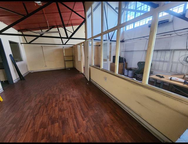 1,553M² WAREHOUSE TO LET IN WADEVILLE